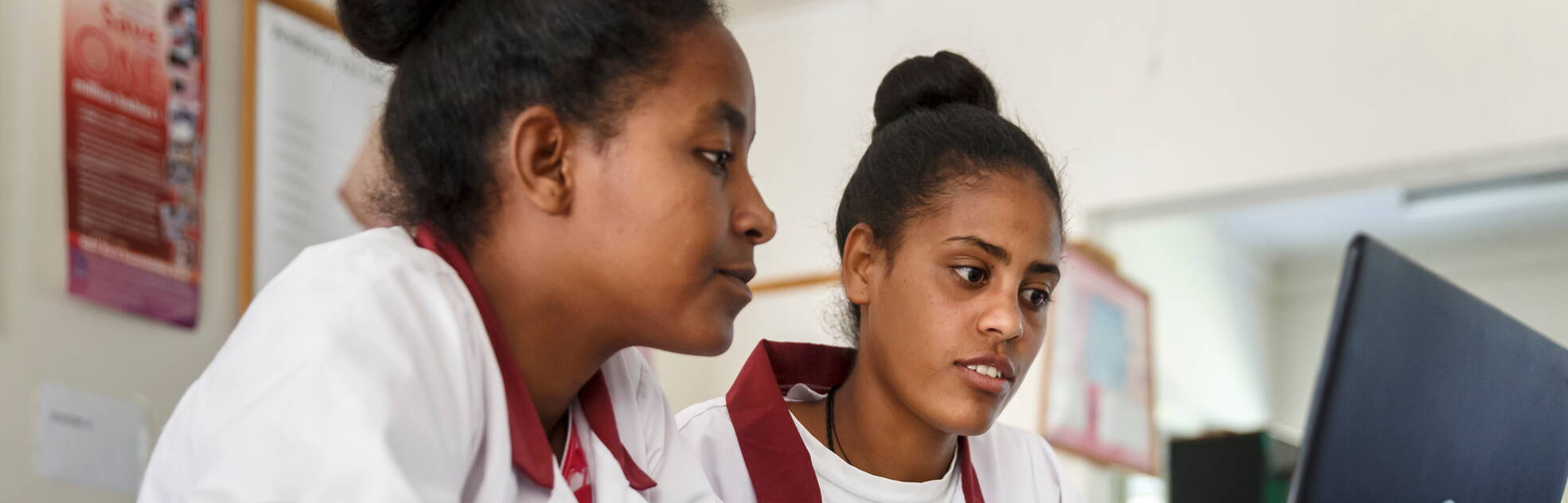 Laptops für Hebammenstudentinnen