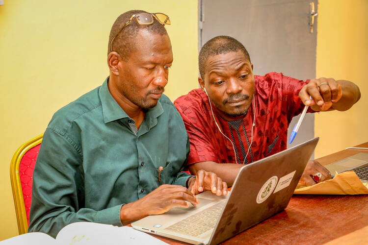 moderne_technik_in_tschad.jpg moderne_technik_in_tschad.jpg