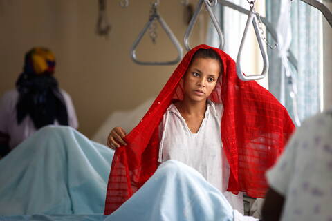 bar012963.jpg gewalt und geburt