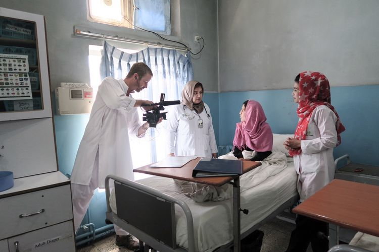 mitja_mitenand01.jpg mitja_mitenand01.jpg