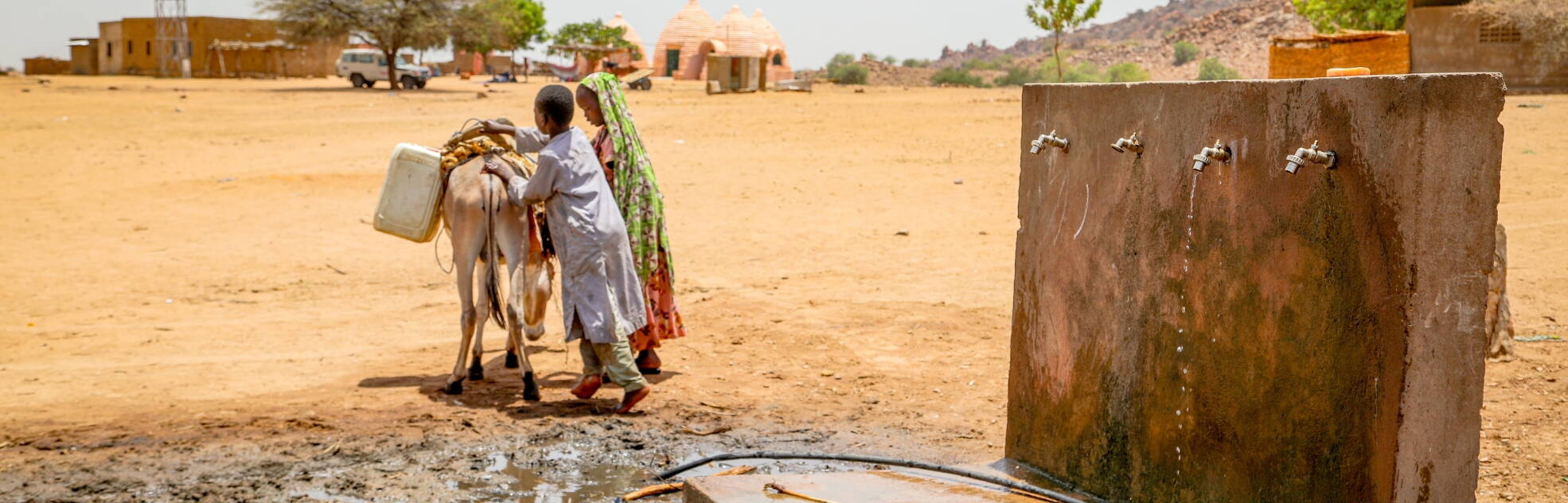 Öffentliche Wasserstelle in Hougouné.