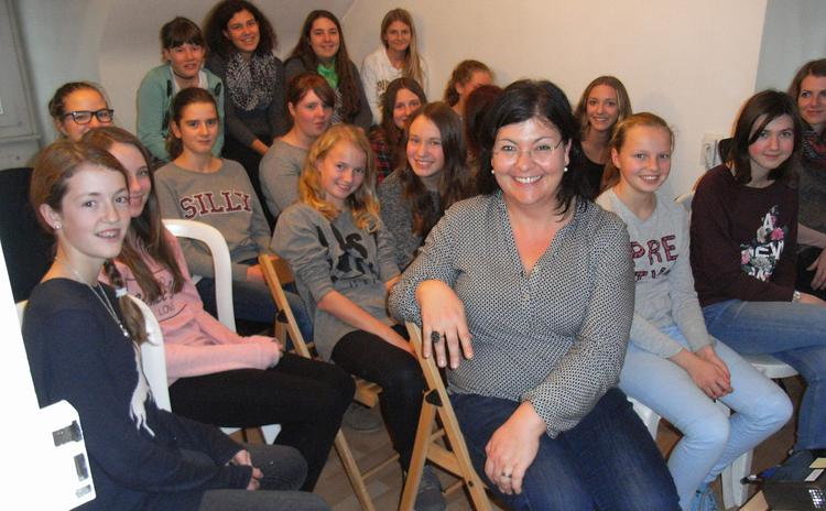 tabea_stalder_mit_kuw-klasse_2.jpg tabea_stalder_mit_kuw-klasse_2.jpg